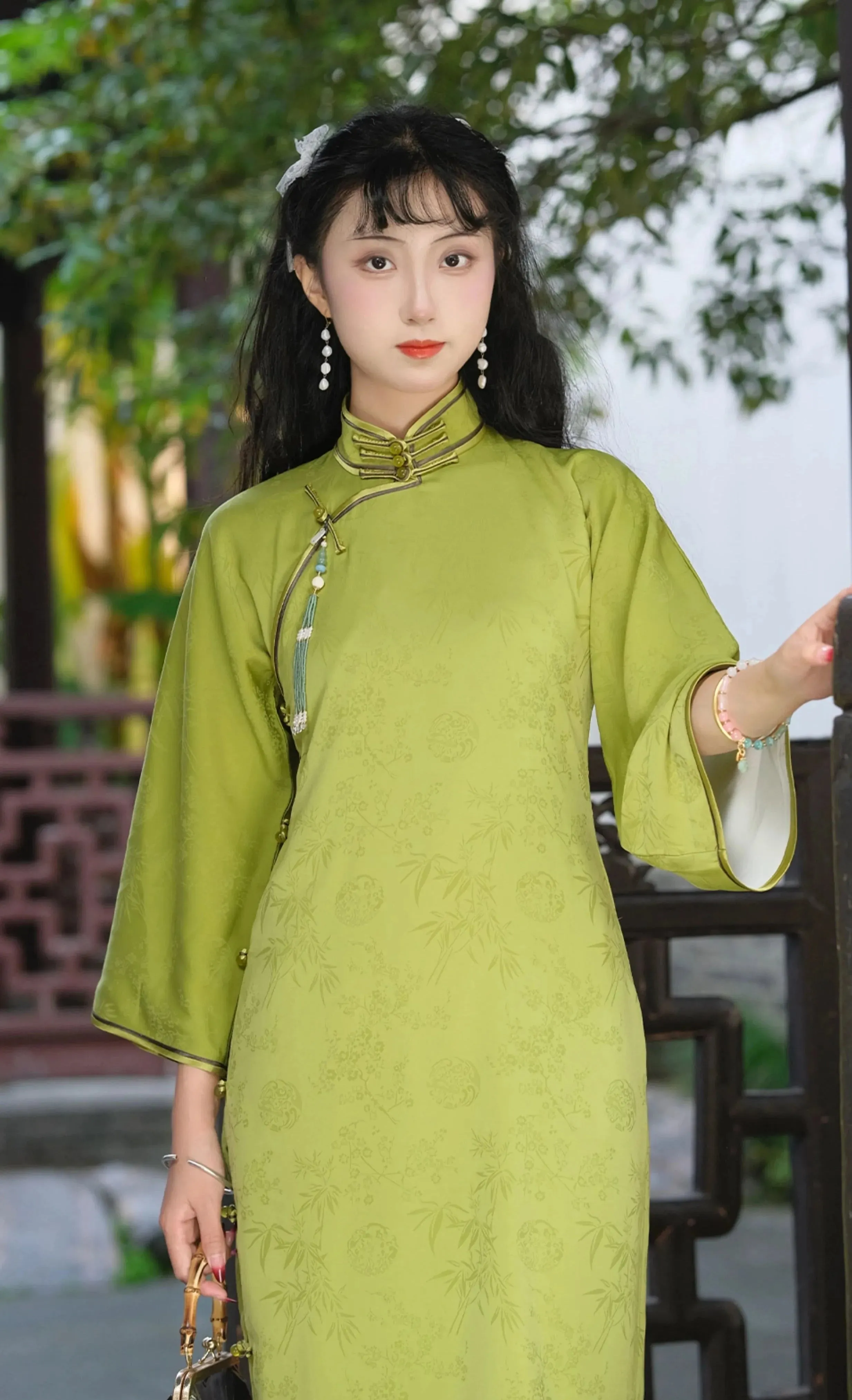 Liu Huang 柳黄 1930s Double Lined Satin Bell Sleeve Qipao